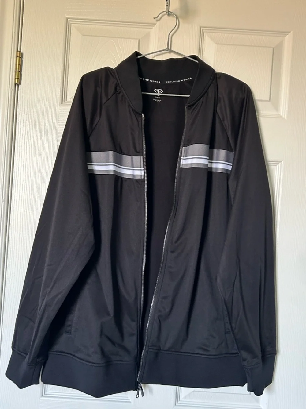 🔥🆕🔥 Athletic Works Baseball Collar Track Jacket - Rich Black - Large - Picture 5 of 9